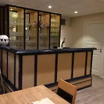 Mjosvang Kafe אכסניה *